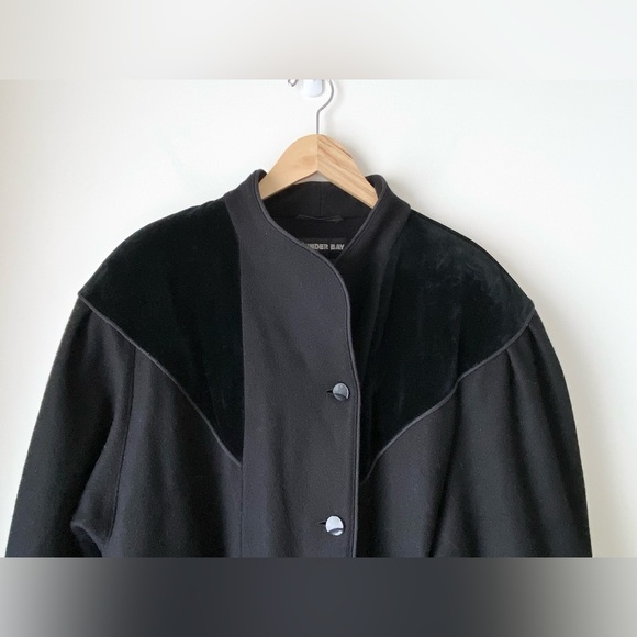 Vintage black wool blend coat with velvet panels - Picture 7 of 15